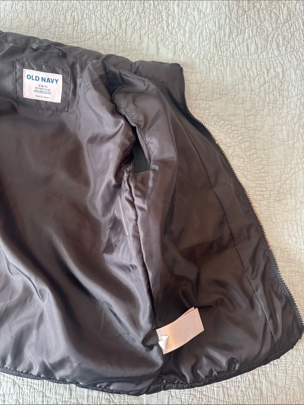 Old Navy Black Kids Puffer Vest with Front Pockets